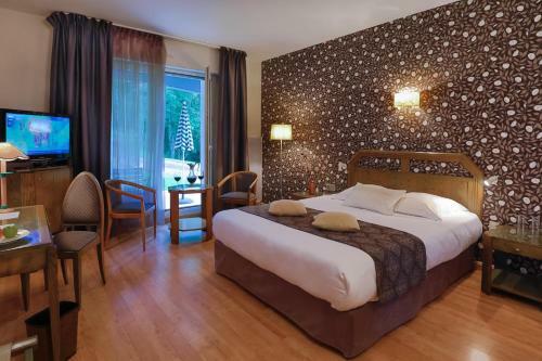 Hotel Logis Burnel Et La Cle Des Champs