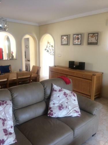 Inviting 4-bed Villa In Orihuela