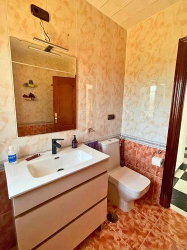 Casa Con Jard�n En Ogijares