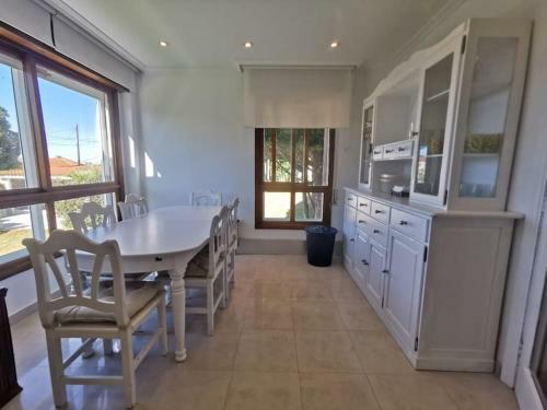 Monteferro, Nigr�n, Chalet Con Finca