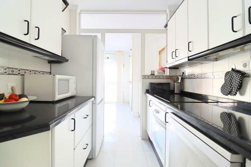 Apartamento 2 Bedroom In Parador With Pool And Seaview
