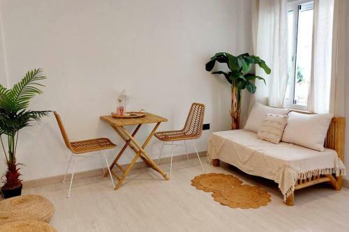 Apartamento Boho Studio With Patio In Centre And Close To Beach