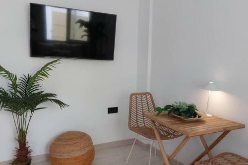 Apartamento Boho Studio With Patio In Centre And Close To Beach