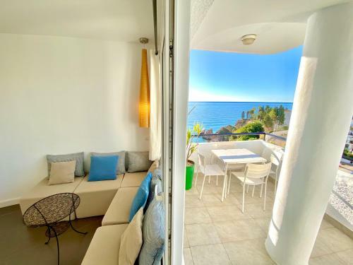 Modern Apartment Stunning Sea Views And Pool
