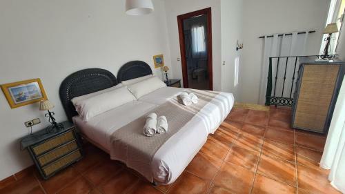 Nerja Villas Tamango Hill Silhouse