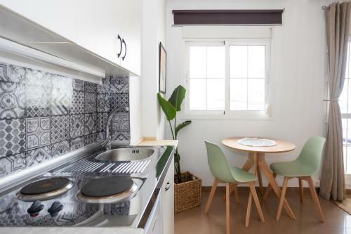 Hostal Naim Guest House Nerja