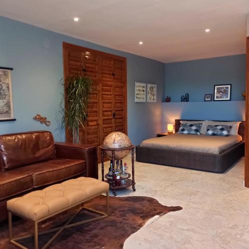Andalusian Villa With Heated Pool