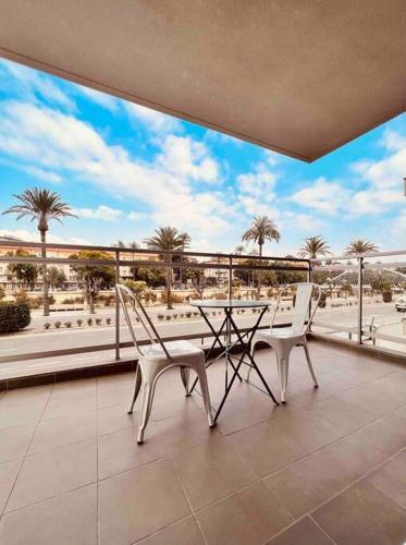 Apartamento C�ntrico Con Plaza de Garaje Y Piscina