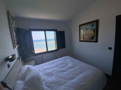 Villa Mundaka Beachfront House