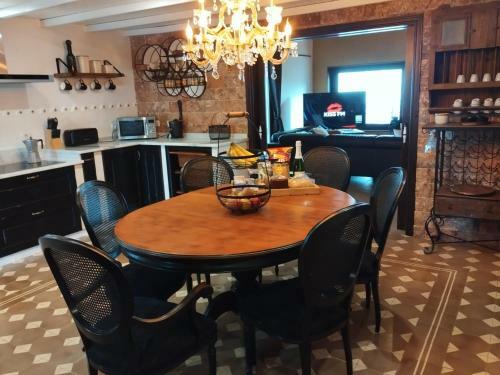 Luxury Colonial Country Villa