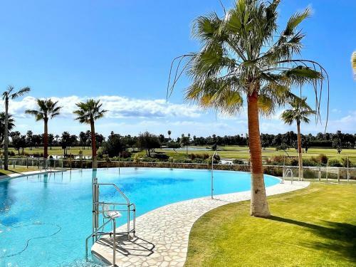 Lush Apartment With Pool Near Playa Granada