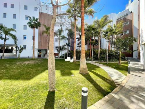 Lush Apartment With Pool Near Playa Granada