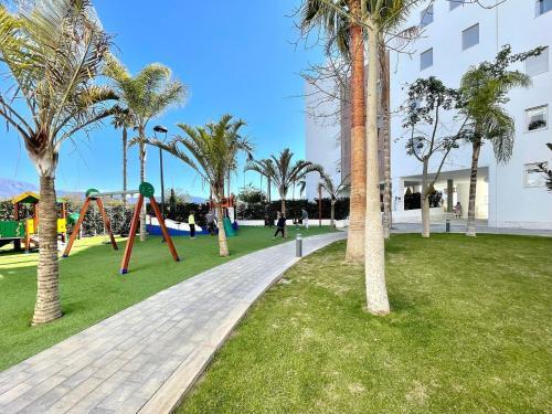 Lush Apartment With Pool Near Playa Granada