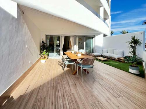 Apartment With Shared Pool In Playa Granada