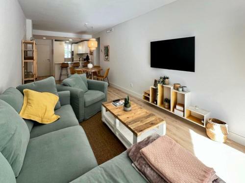 Apartment With Shared Pool In Playa Granada