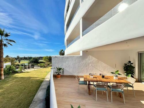 Apartment With Shared Pool In Playa Granada