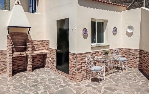 Stunning Home In El Morche With Wifi