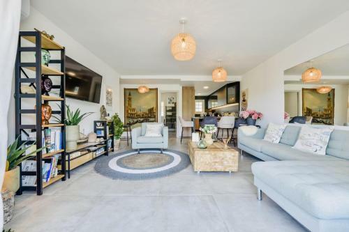 Luxury Apartment Seaside Bay