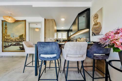 Luxury Apartment Seaside Bay