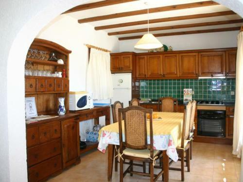Villa Moraira, 5 Dormitorios, 10 Personas - Es-216-4