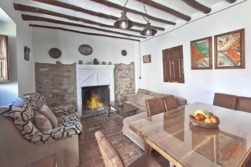 6 Bedrooms House With Shared Pool Jacuzzi And Wifi At Montefrio