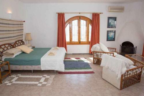 Casa de Monta�a de 3 Dormitorios Con Vistas Al Mar
