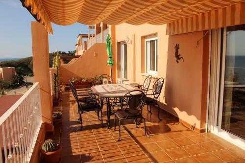 Apartamento Great Sea View, Pool & Parking