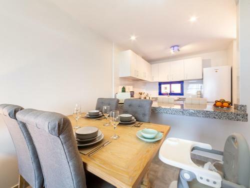 Apartment Shaya - Sea View By Interhome