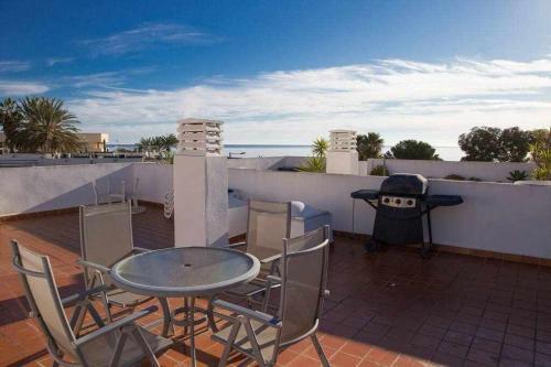 Acogedor Apartamento Con Extensa Terraza Soleada