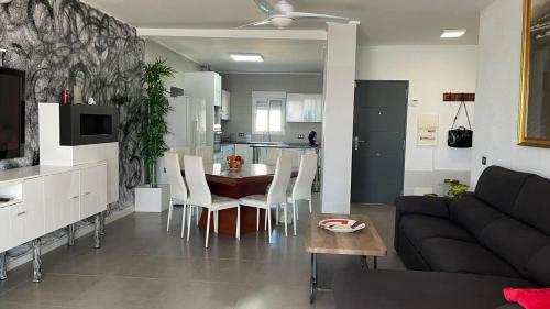 Casa Con Acceso Directo A La Playa De Moj�car