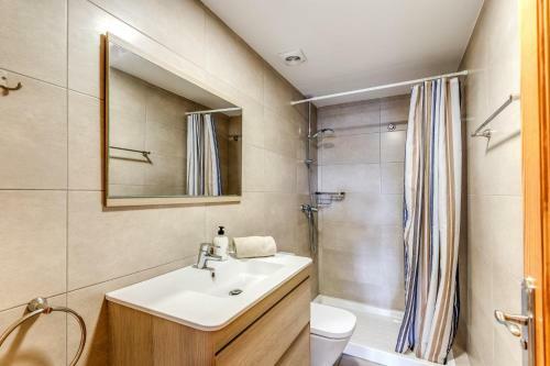 Luxury Apartament , Sea Views Private Garden
