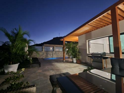 Villa De Lujo Con Piscina Climatizada