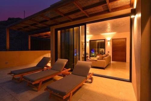 Luxurious Villa In Mog�n