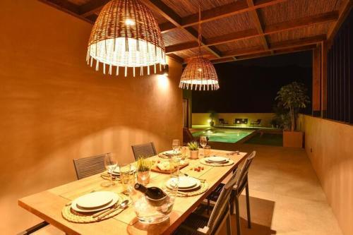 Luxurious Villa In Mog�n
