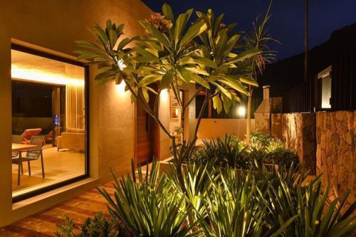Luxurious Villa In Mog�n