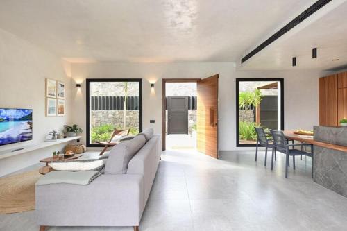 Luxurious Villa In Mog�n