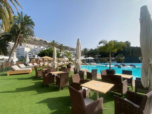 Modern Ground Floor Apartment , A Few Steps From The Beach