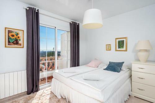 Stunning Urb Do�a Pilar Villa With Private Pool Ref 139