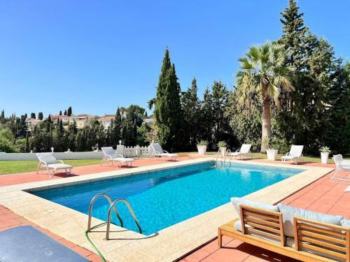 Villa Scenic With Private Pool - Sleeps 8