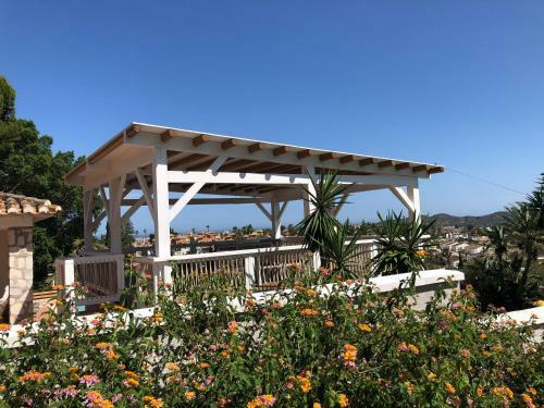 Private & Charming Self-contained Apartment On Beautiful Villa