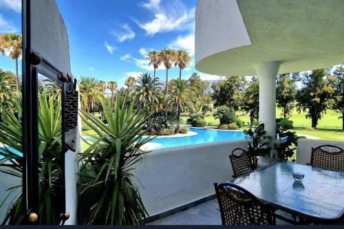 5* Stunning Golf & Sea Apartment