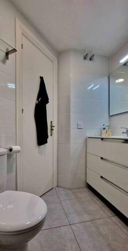 5* Stunning Golf & Sea Apartment