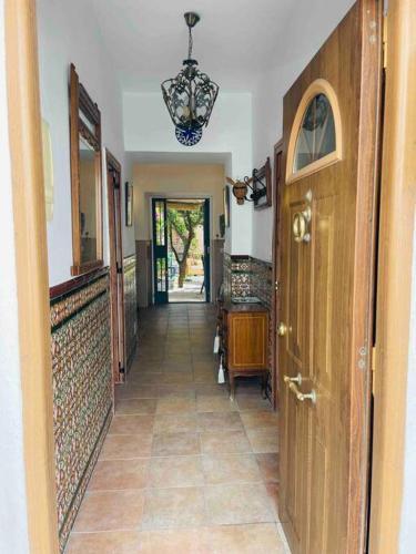 Charming 4 Bedroom Village Home With Patio