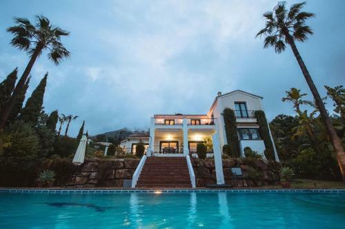 Impressive Villa Dazura In Valtocado, Mijas