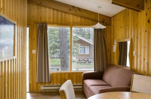 Lodge Pine Bungalows