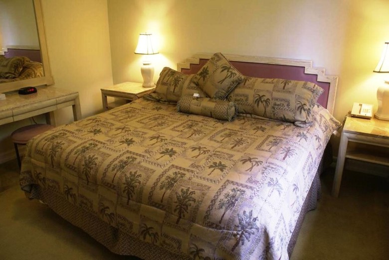Cal Mar Hotel Suites