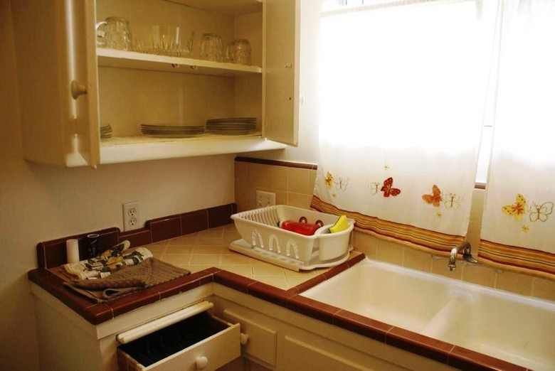 Cal Mar Hotel Suites