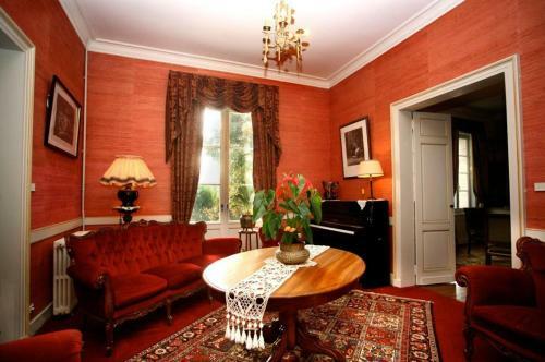 Hostal Chateau Le Baudou