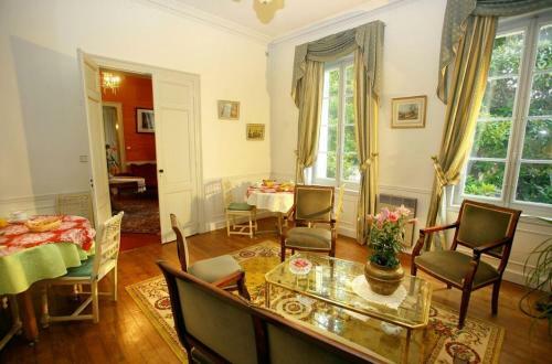 Hostal Chateau Le Baudou