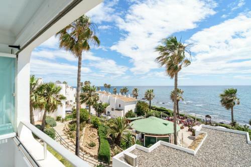 First Line Beach Apartment